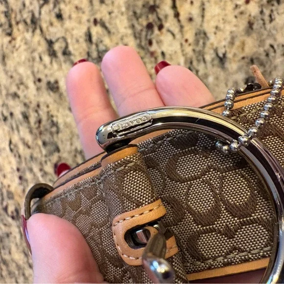Coach belt medium nwot!! - Picture 3 of 5